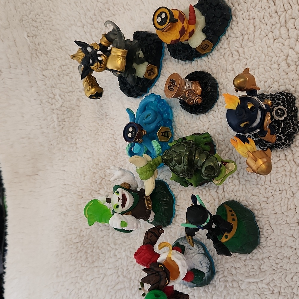 Skylanders Figurine Set - Swap Force .  Set Of 9